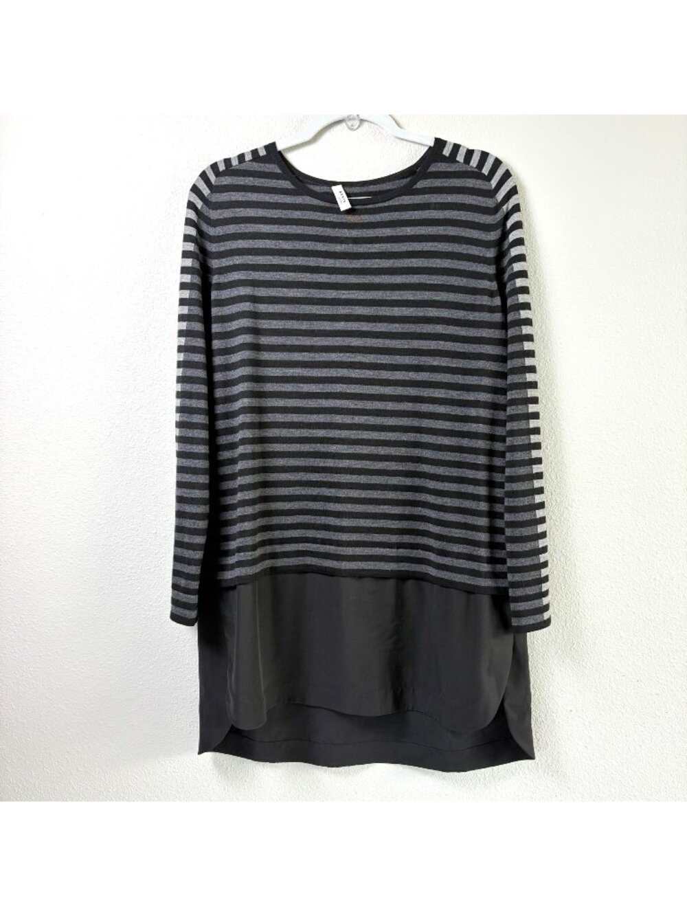 Akris‎ Punto Tunic Sweater Size 10 Black Gray Striped Silk Wool Long Sleeves